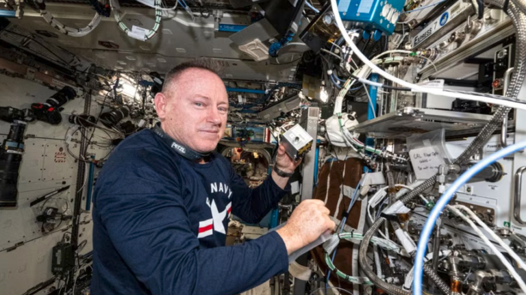 NASA, SpaceX launch crew to space station to retrieve stuck astronauts