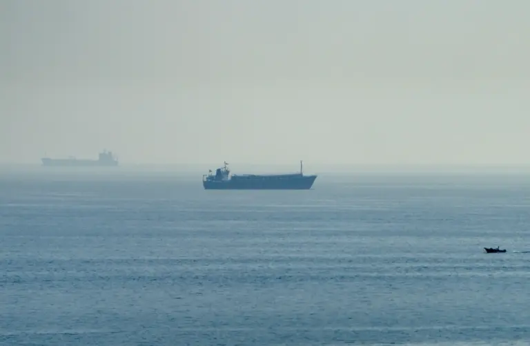 Iran, Oman close to agreement on reopening Strait of Hormuz: report