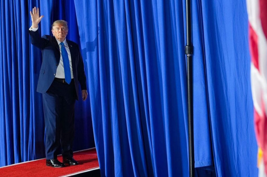 Trump Leverages Divisive Rhetoric in Midterm Election Push