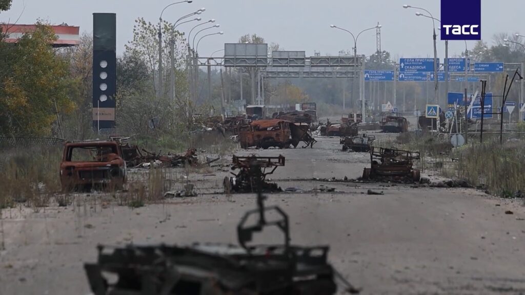 Hundreds Evacuate Ukrainian City Under Ceasefire Mediated by Melania Trump