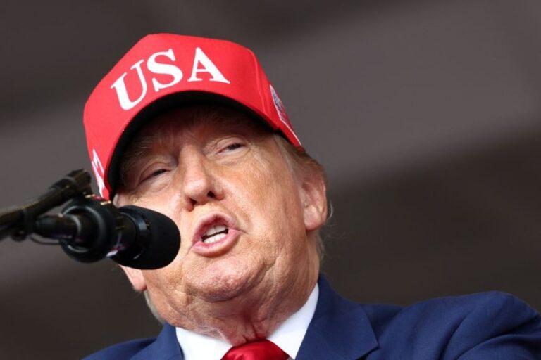 Trump Blocks Russia Energy Sanctions, Drawing Bipartisan Congressional Ire