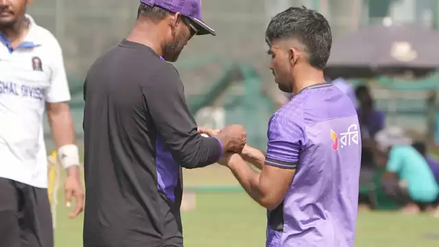 Mominul Haque Prepares to Expand Bowling Role in Tests